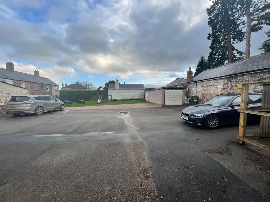 Y Stabl 94A Villa Denbigh Buitenkant foto